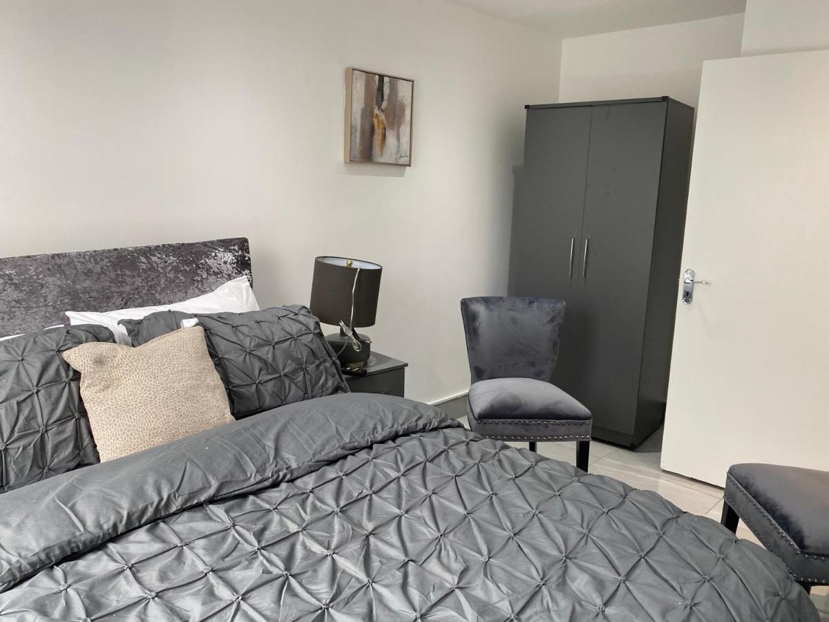 Luxurious 2-Bed Apartment In Woolwich Londen Buitenkant foto