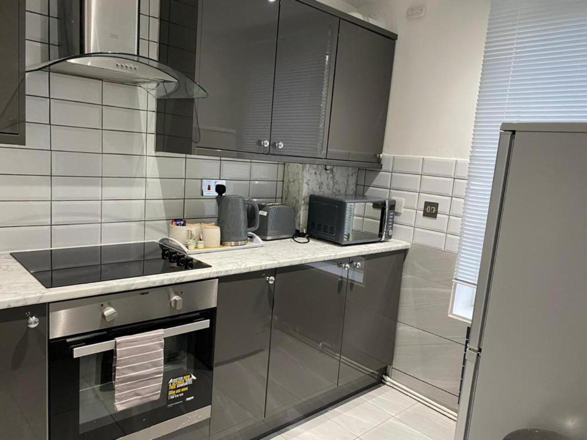 Luxurious 2-Bed Apartment In Woolwich Londen Buitenkant foto