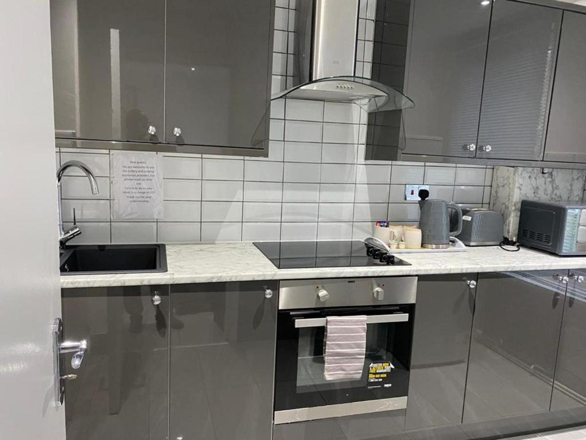 Luxurious 2-Bed Apartment In Woolwich Londen Buitenkant foto