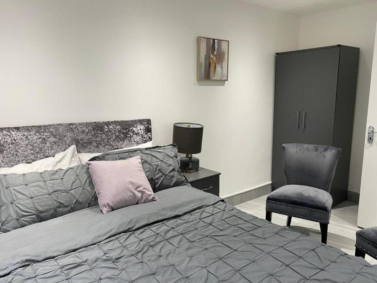 Luxurious 2-Bed Apartment In Woolwich Londen Buitenkant foto